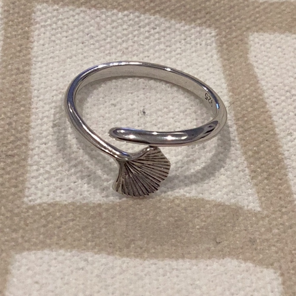Trio of Sterling Silver Rings, size 6 - Picture 2 of 5